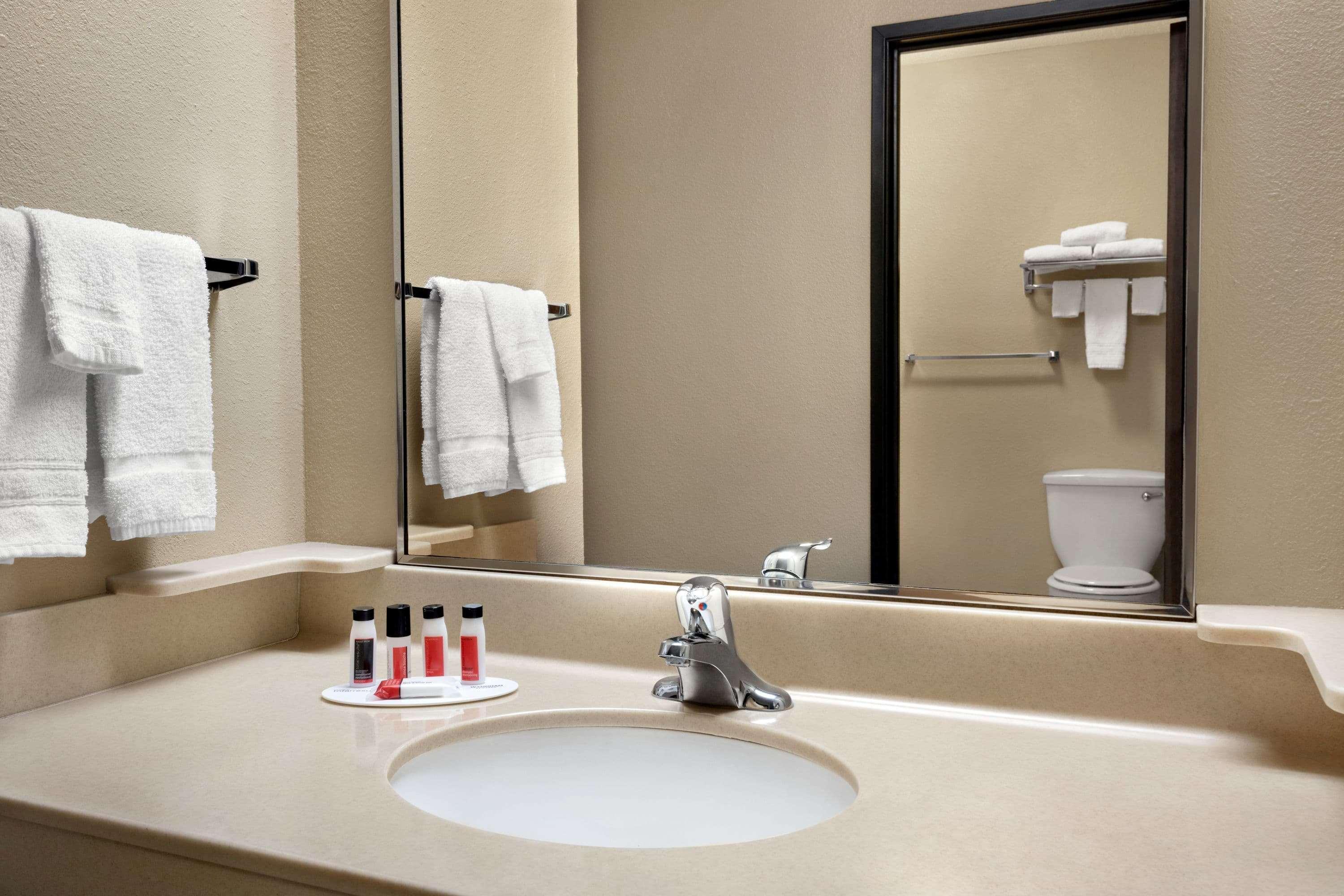 Baymont By Wyndham Sioux Falls North,I-29,Russell St, Airport Εξωτερικό φωτογραφία